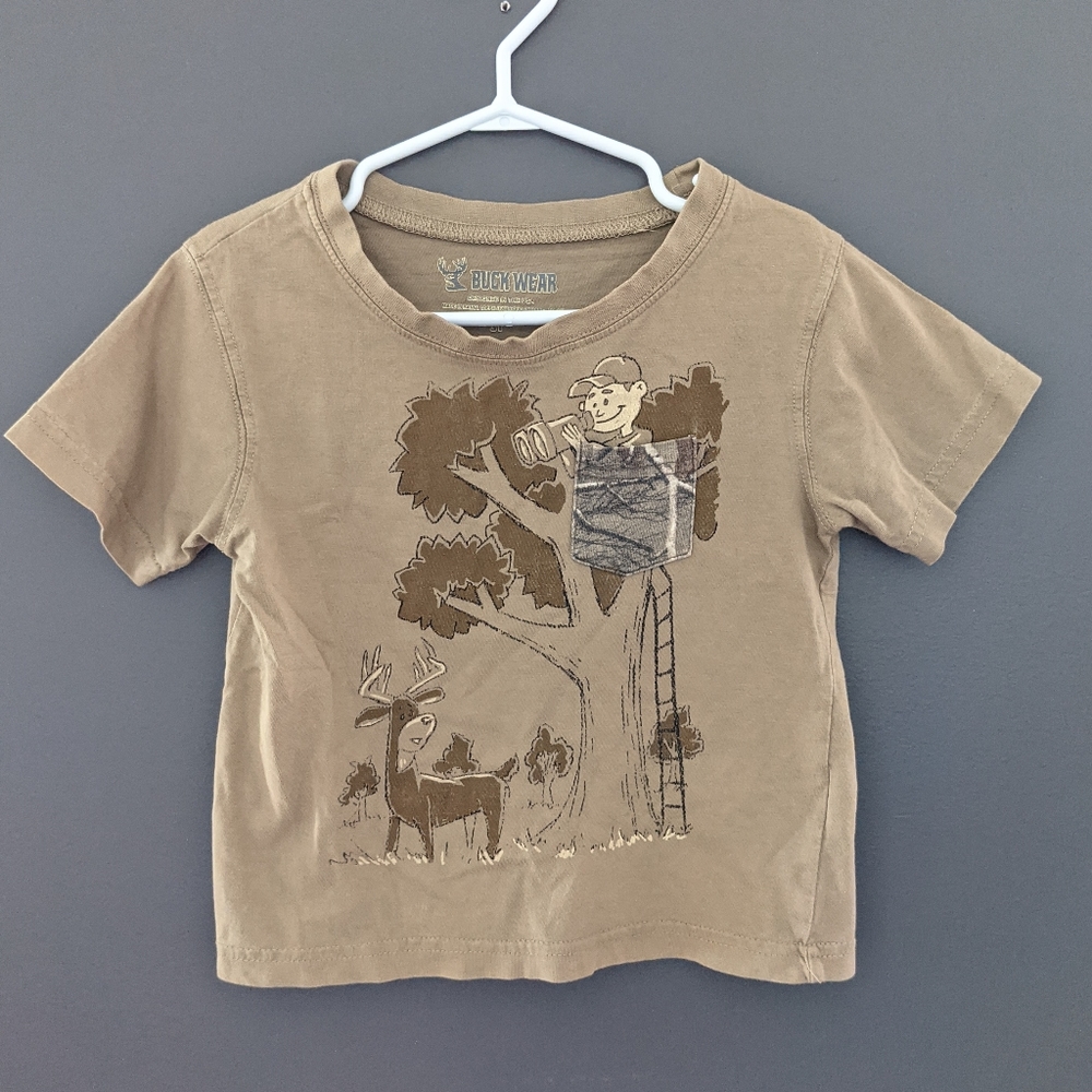 **3/$25**Light brown short sleeved deer t-shirt